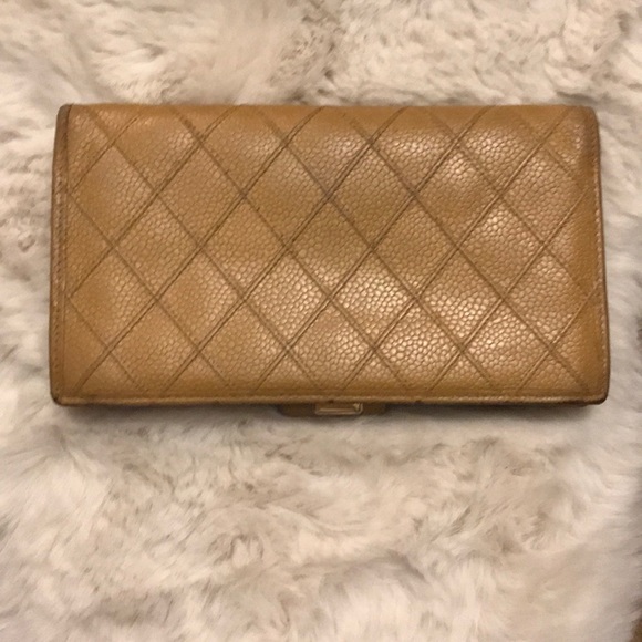 CHANEL - Beige Caviar Bifold Wallet - Picture 4 of 14